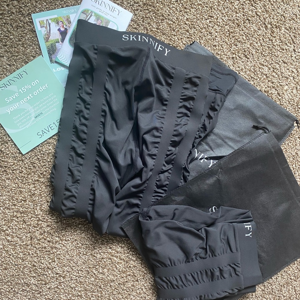 NWT Skinnify Resistance Band Leggings - SMALL